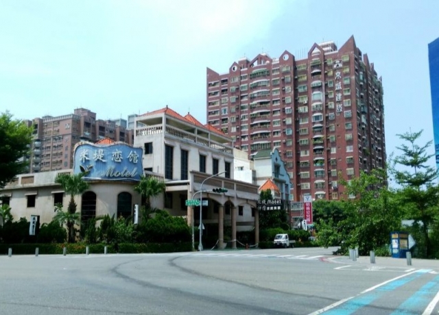 建商獵地熱 南部鬧區摩鐵成建商購地推案新目標