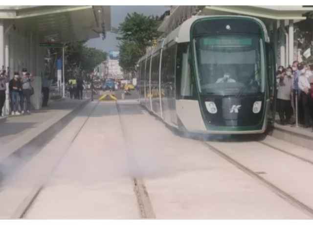 高雄輕軌二階初勘 最快元旦通車