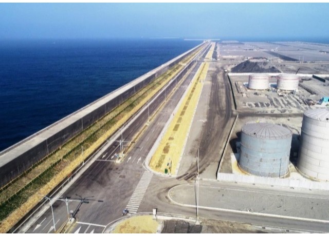 高雄港洲際二期石化倉儲區 業者投資金額至少628.2億元