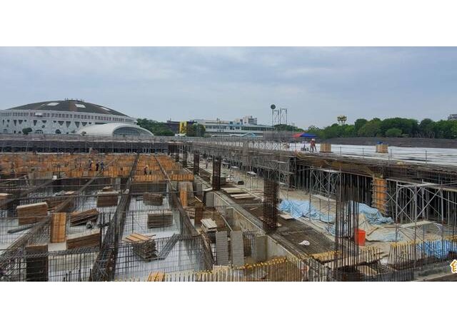 高雄鳳山首座公有立體停車場 明年農曆春節前試營運