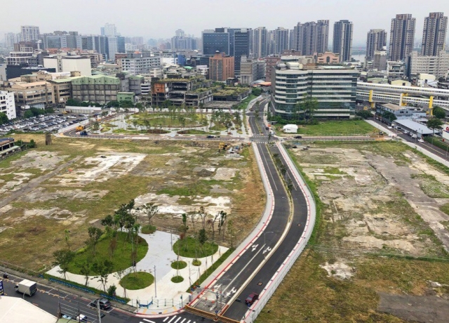 趁疫掃貨 地上權爆11搶1