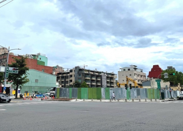 活化利用土地 北高雄精華角地招租店面與停車場因地制宜