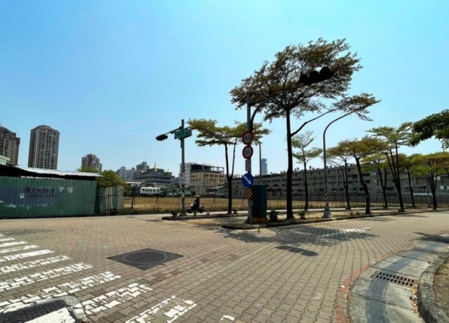 市區工業區轉型 輕軌二階大順路工業區變1.2萬坪商業地