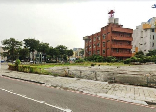 高鐵左營站區旁機10 變更931坪地蓋社宅5年完工