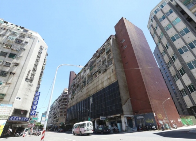 「城中城」跨區徵收配地　市場估地價單坪破百萬元