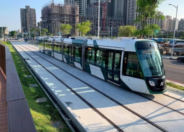 「終於開到美術館了！」 高雄輕軌C17至C20站將試營運