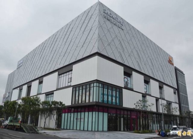 北高雄首間百貨商城 岡山樂購站前廣場5/26試營運