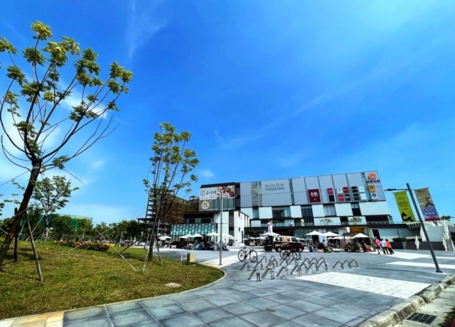 交通建設帶動 迎岡山版巨蛋百貨商圈