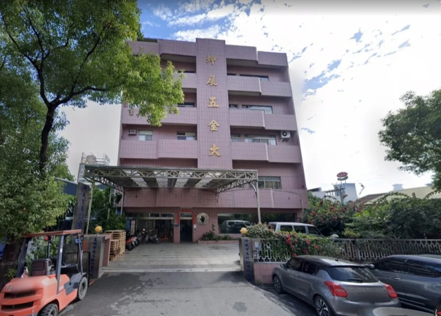 砸近15億買2透店　城揚「十年內不開發」卡位高雄版信義計畫區