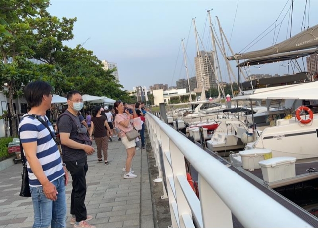 亞果安平遊艇城月光市集聚人潮 遊艇商店街明年初招商