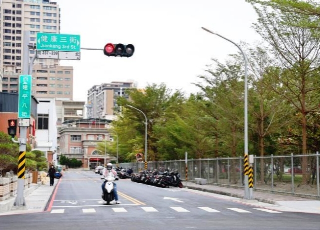 安平區建平八街拓寬工程完工 五期與國平重劃區交通連結更便捷