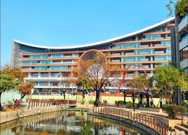 鳳山火車站大樓 再延至7月完工