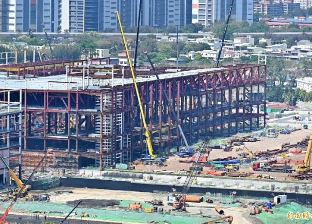 台積電高雄廠最新進度曝光 P1晶圓廠鋼骨架構進行到上部