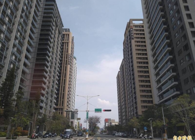 南市公寓大廈電動車充電設備補助最高10萬 今開放申請