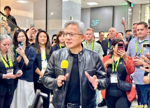 輝達在台設第2座超級電腦中心 黃仁勳:台北、台南、高雄都是選項