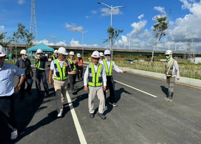 林欽榮視察橋科1-2號聯外道路 力拚本月完成