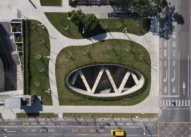 高雄中正體育場大變身 廣場先完工開放