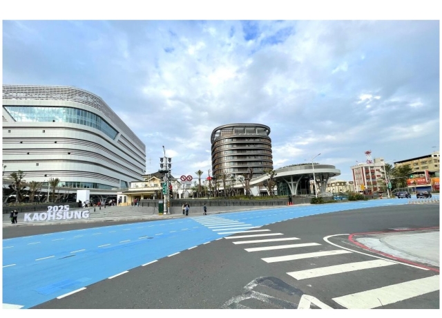房市買氣觀望 高雄建設效應房市有撐 代銷紛採一站式服務提高銷售與交屋效率