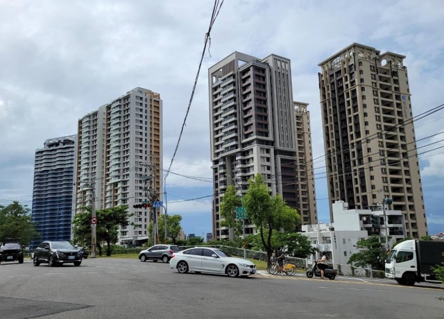 多家建商搶進澄清湖 推第一排景觀宅