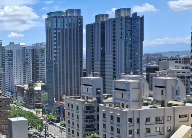 高雄市房屋買賣平均面積 10年縮水逾8坪