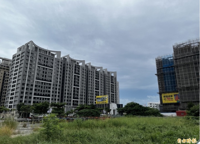 全國住宅開工數、預售屋揭露量背離 餘屋堆疊恐更嚴重
