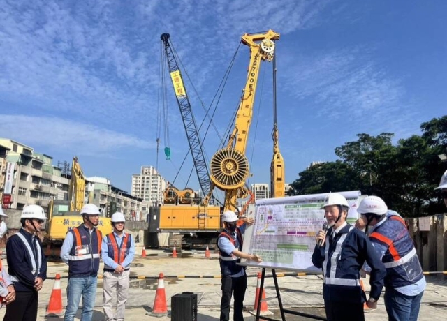 高捷黃線Y16站開挖車站壁體 捷運局：邁入主體工程