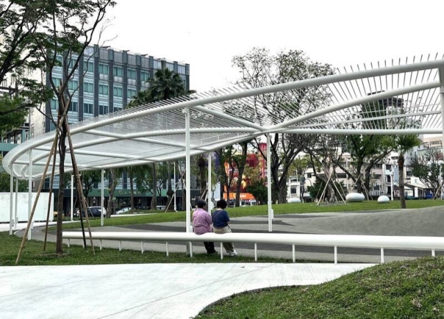 高雄鹽埕市民廣場變身 「鹽埕之心」 完工開放