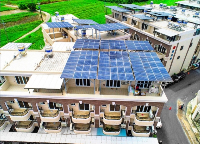 建築光電新制 業者迎屋頂建置潮