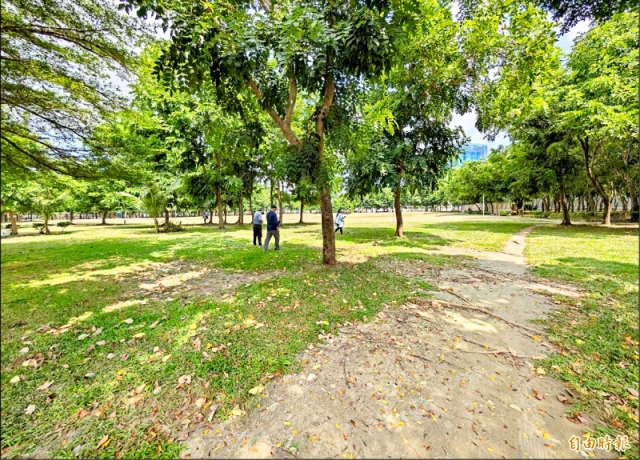 高雄仁武慈惠公園 打造滯洪池動工