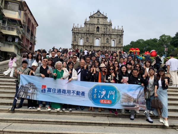 LINE_ALBUM_團體照_241129_13