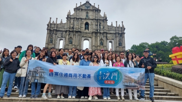 LINE_ALBUM_團體照_241129_16