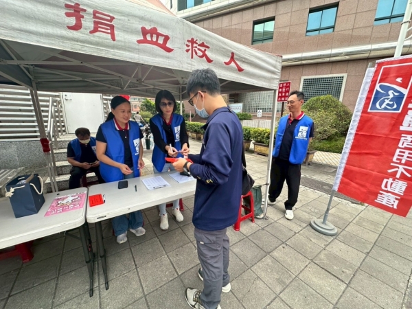 LINE_ALBUM_20251129楠梓捐血站_251201_106