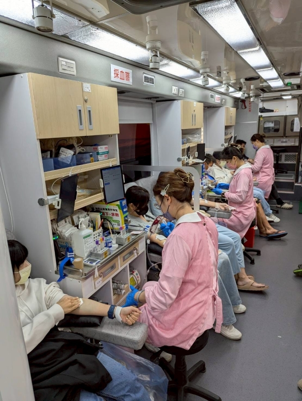 LINE_ALBUM_20251129漢神巨蛋捐血站_251201_46