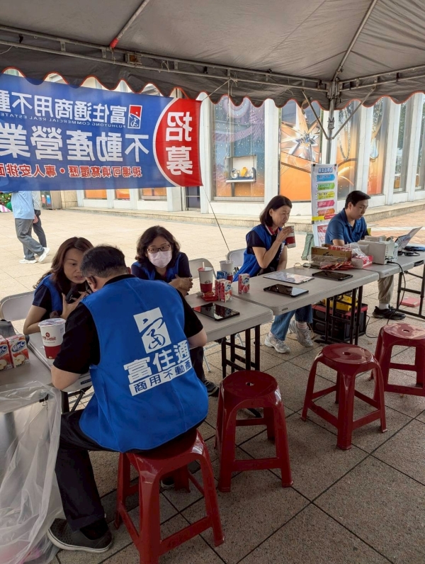 LINE_ALBUM_20251129漢神巨蛋捐血站_251201_43