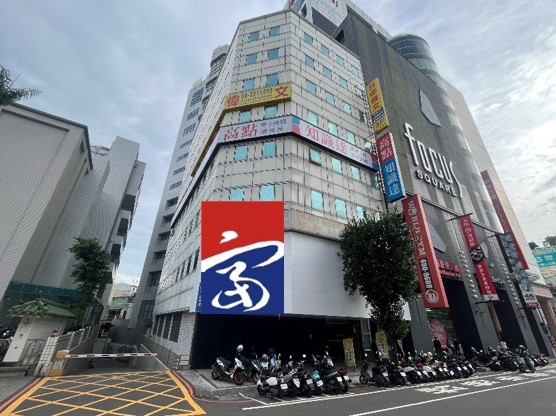 GBR24039 百貨商圈金三角 照片 (1)
