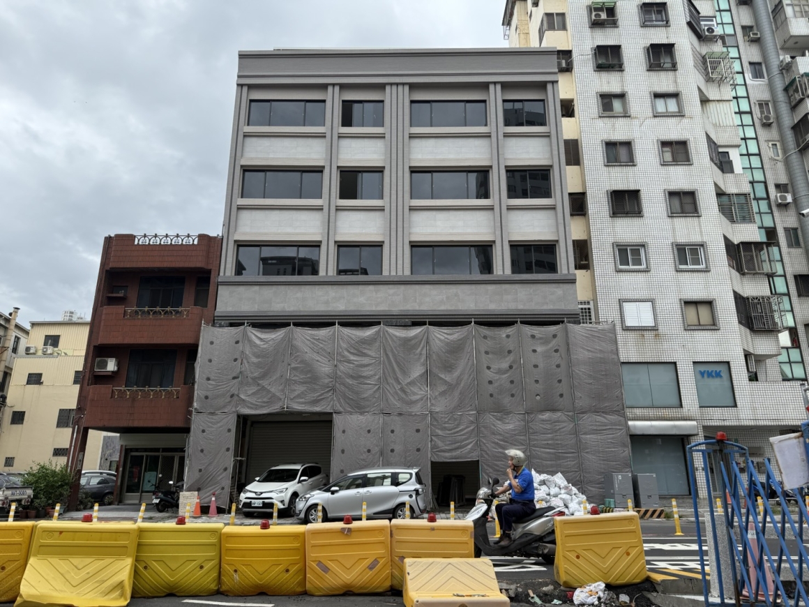 GBR25021 東區林森路雙店面 照片 (1)