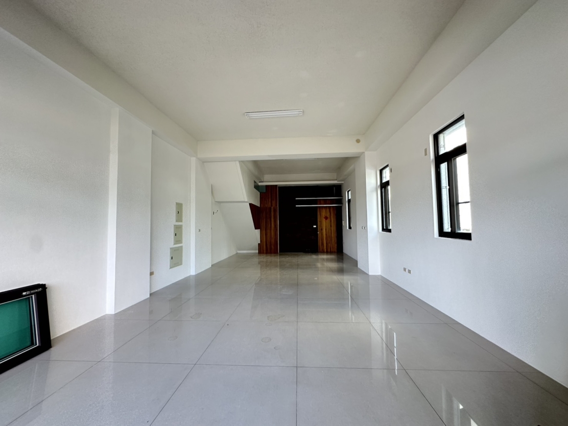 GBS25028 崇善角窗金店 照片 (2)