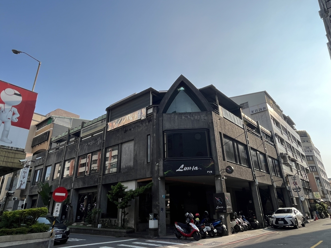 GBR26020 新光商圈角窗 照片(1)