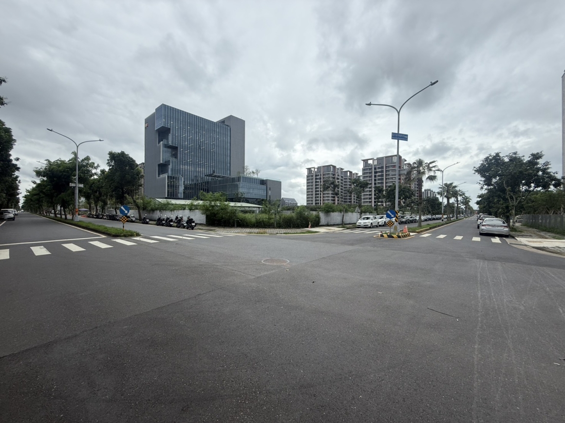 GLS26028 高鐵雙面臨路建地 照片(1)