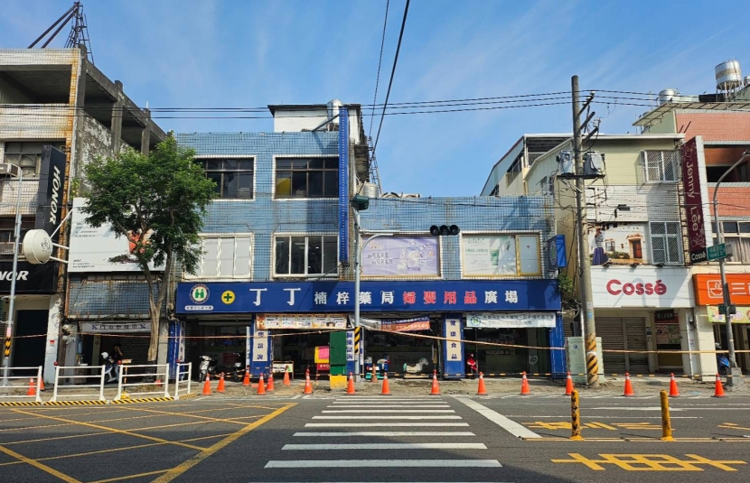 楠梓火車站前商圈方正住商店面建地