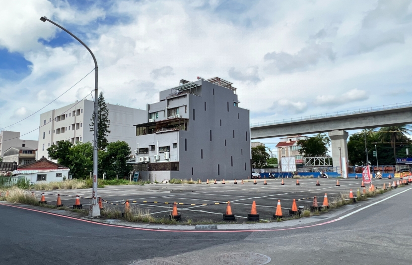 捷運-省道三角窗建地