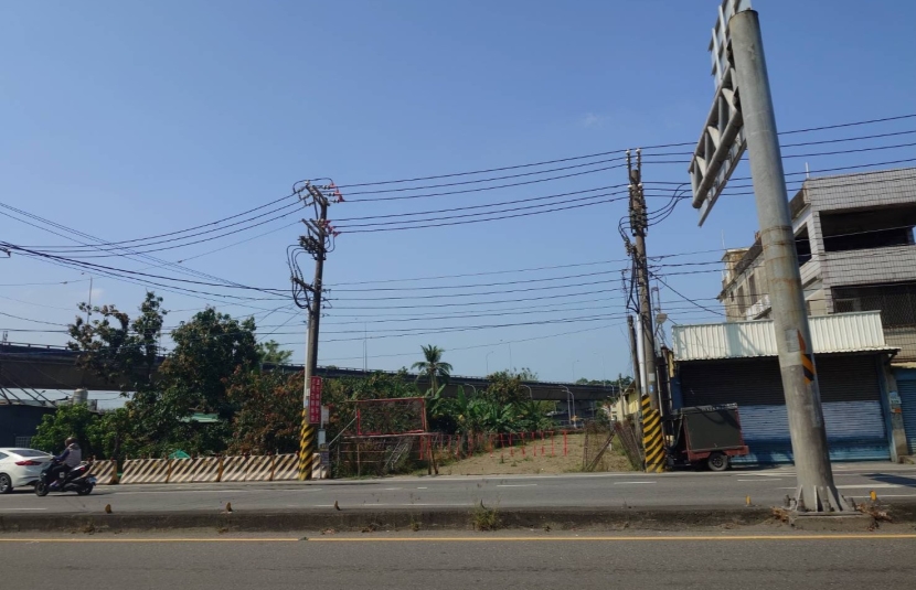 大寮近88鳳林路上農地
