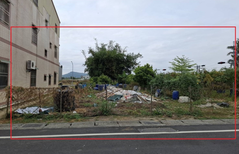 燕巢重劃區旁方正建地