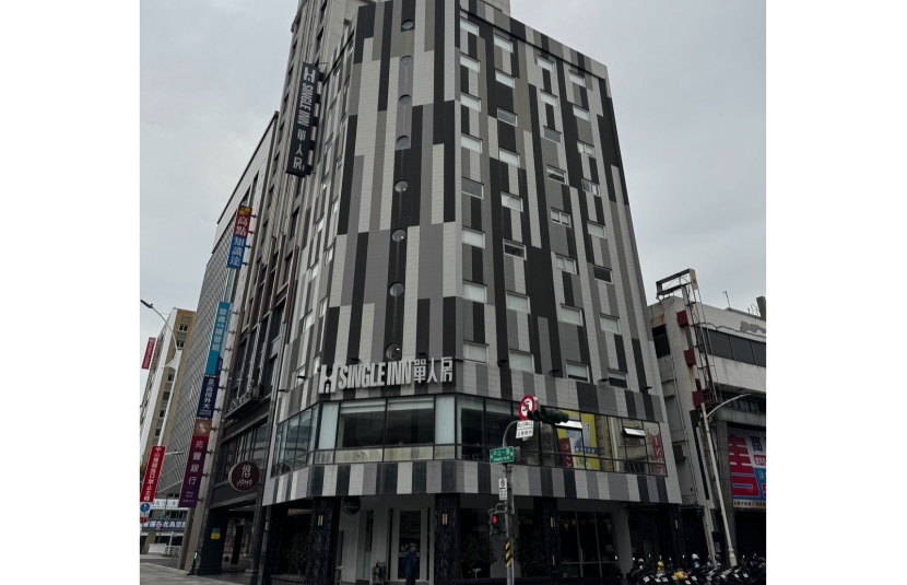高雄火車站三角窗飯店