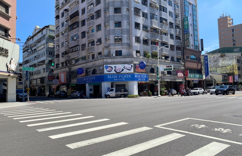 九如山東黃金三角窗店面