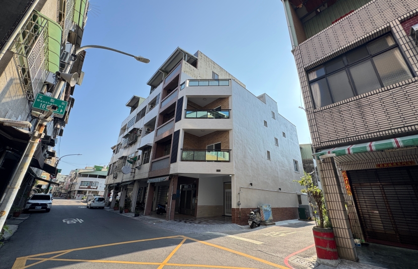 鳳山車站翻新透店