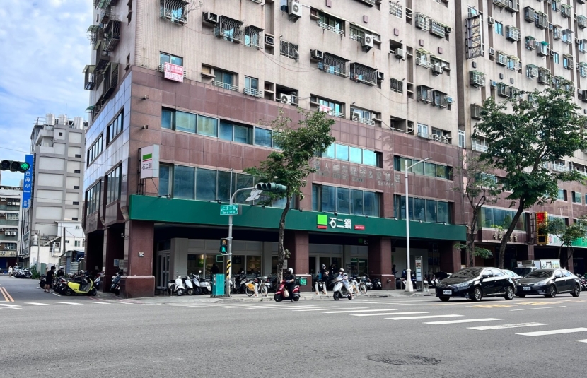 三多商圈2F+地下室店鋪
