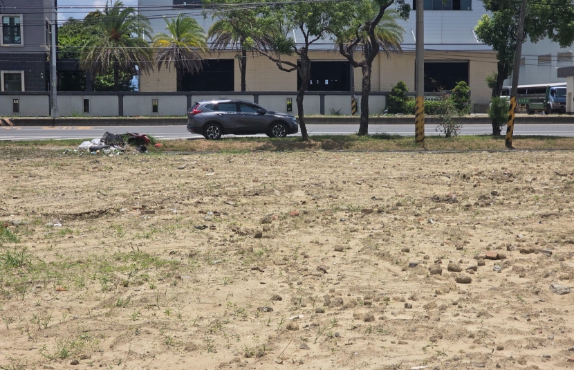 南科O區旁都計內農地