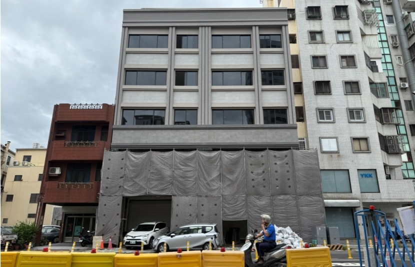 東區林森路雙店面