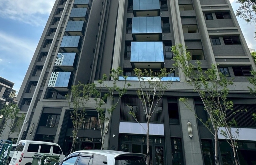 左營三鐵諾金店面/小豪宅